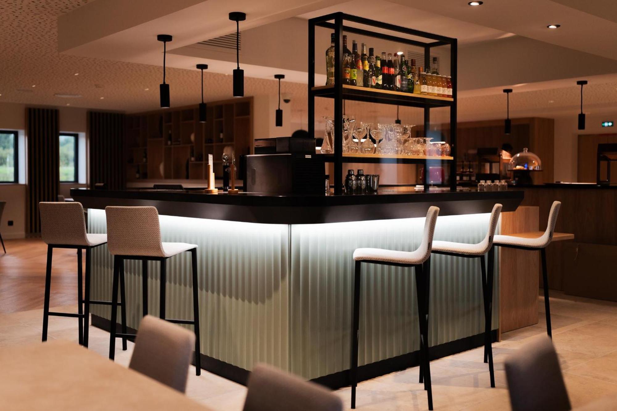 Bo Hotels Ambronay Экстерьер фото