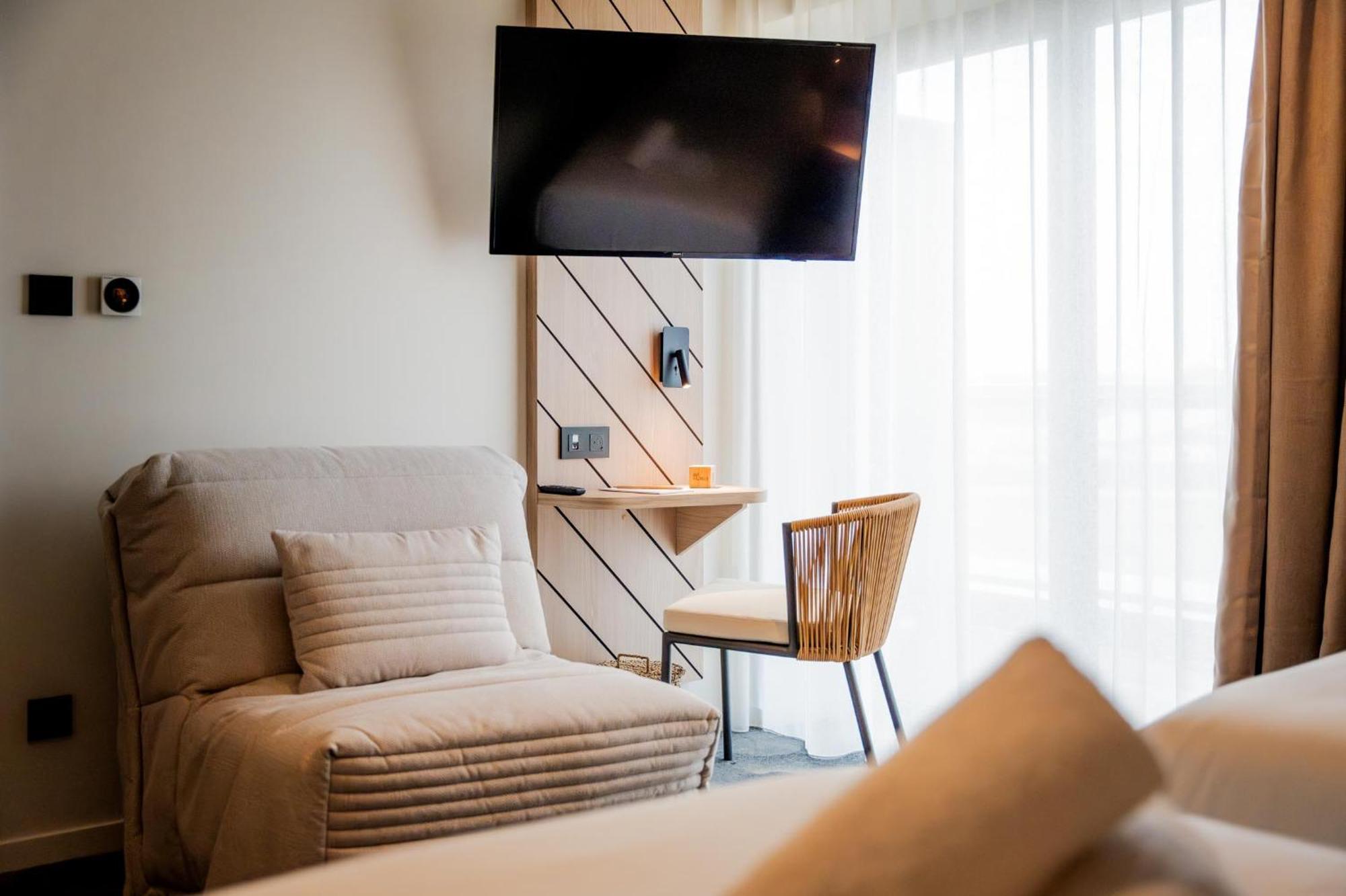 Bo Hotels Ambronay Экстерьер фото